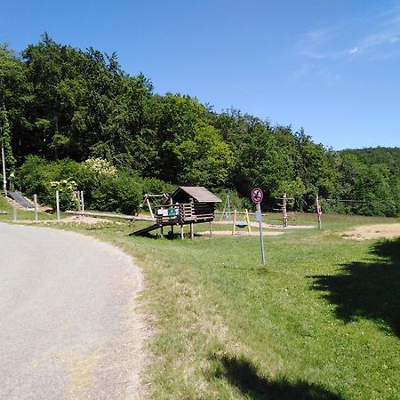 Ferienwohnung Mit Kleinem Garten Sonnenbühl Exteriör bild