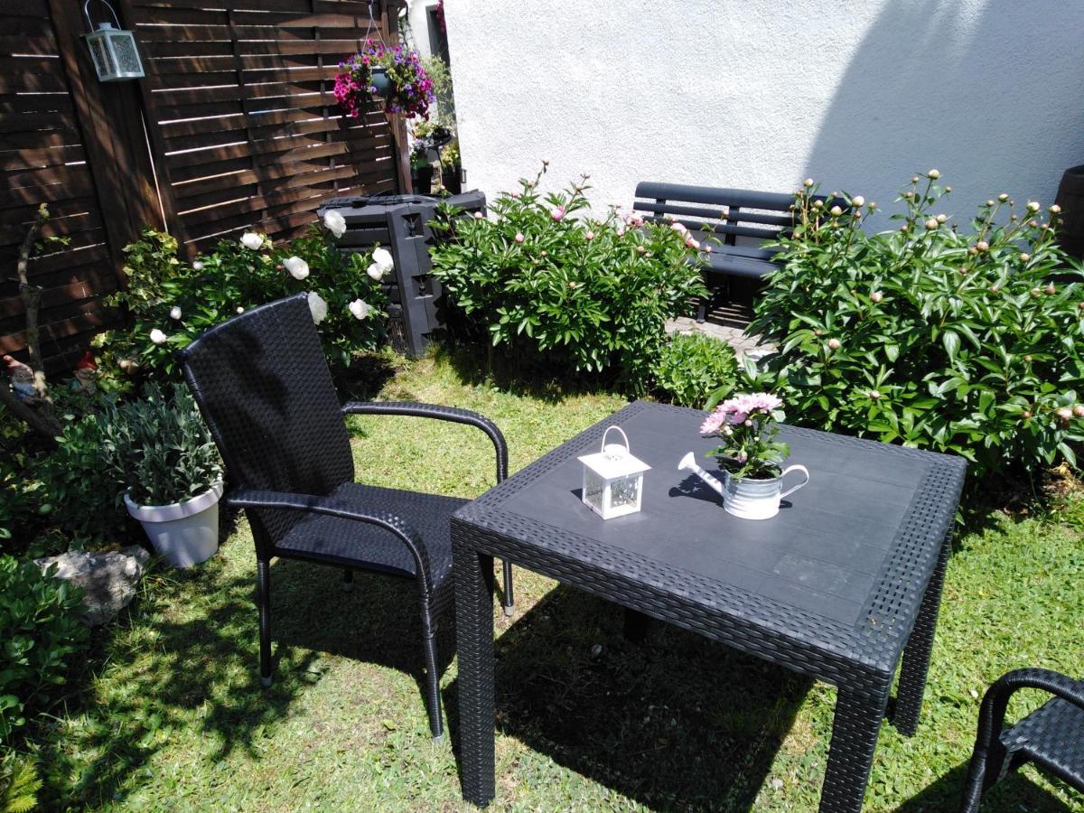 Ferienwohnung Mit Kleinem Garten Sonnenbühl Exteriör bild