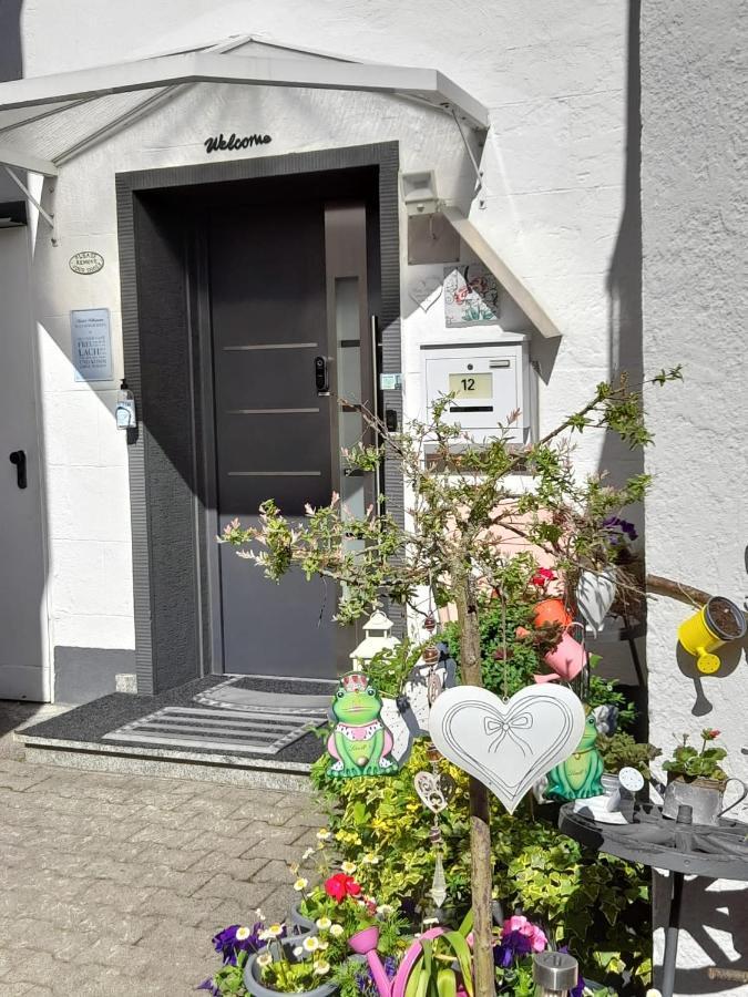 Ferienwohnung Mit Kleinem Garten Sonnenbühl Exteriör bild